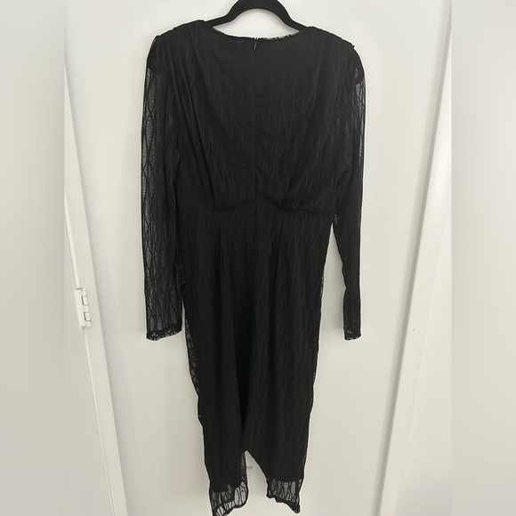 Black V Neck Sheer Sleeve Lace Dress - Picture 5 of 8